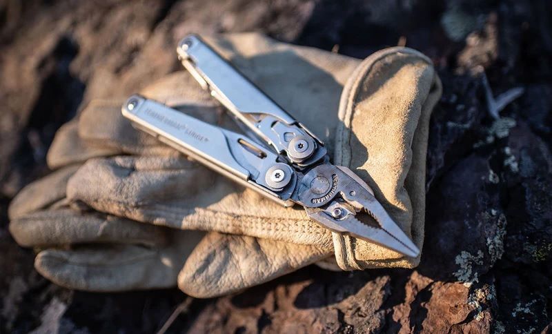 Knife Leatherman Surge 21 Tools - Stainless