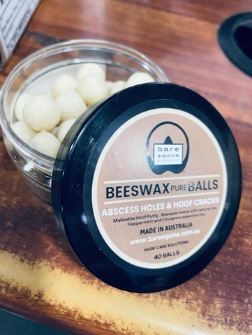 THE HOOFCO BEESWAX PLAIN BALLS