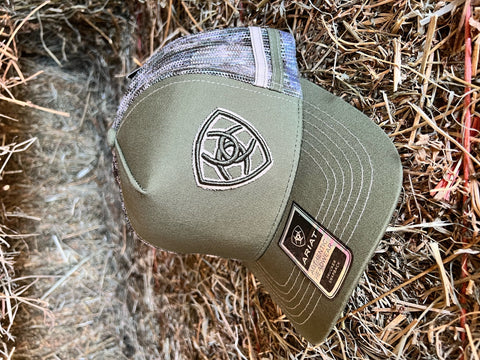 ARIAT DIGI CAMO TRUCKER CAP - LODEN GREEN 
