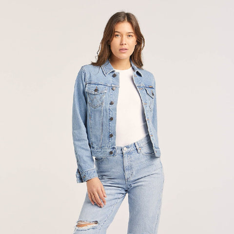 WRANGLER CLASSIC TRUCKER WOMENS DENIM JACKET - LIGHT STONE